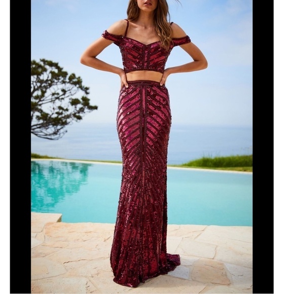 SHERRI HILL 51934 Burgundy Sequin Two Piece Formal Gown Size 2 - Picture 4 of 13